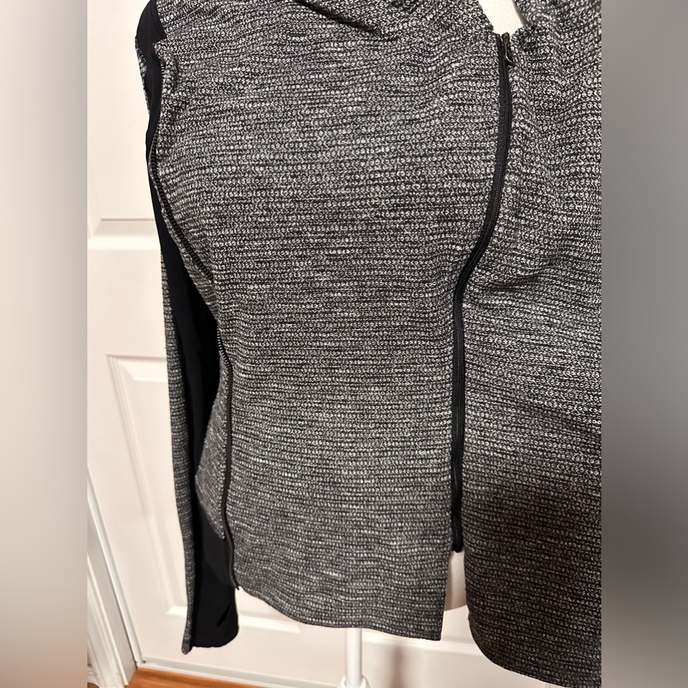 Lululemon Bhakti Yoga Jacket in Coco Pique Black / Black, size 6 - Picture 12 of 13